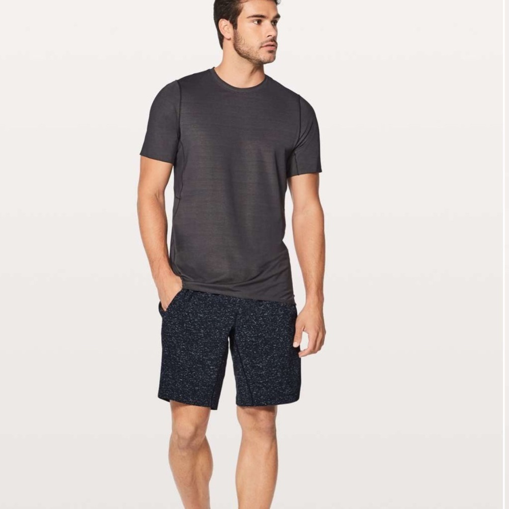 Lululemon Pace Breaker short 9" size: S Asphalt gray / black